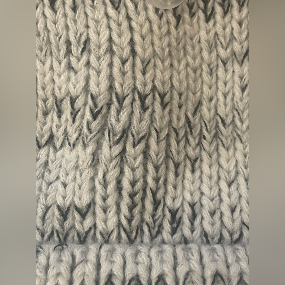 Forever 21 Knit beanie with Pom-Pom - Picture 5 of 6